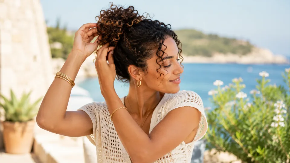 Et si vous confiez vos cheveux à de vrais professionnels et conseils pour cheveux bouclés en été